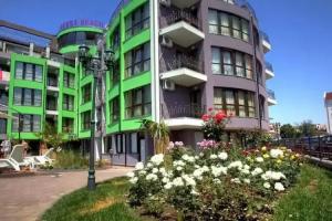 Laguna Beach Hotel, Ravda