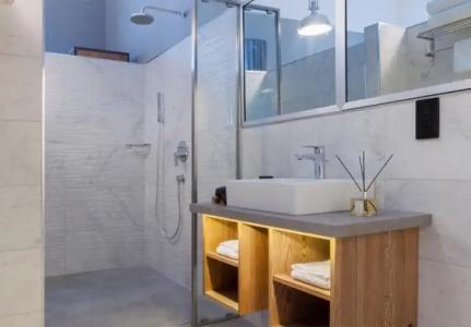 AX the Saint John - 81