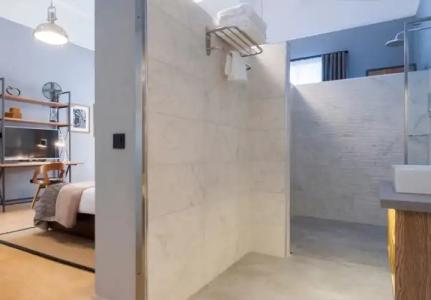 AX the Saint John - 80