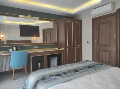 Magnaura House - 3