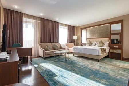 Best Western Plus - 82