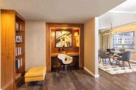 The Statler Dallas Curio Collection By Hilton - 91