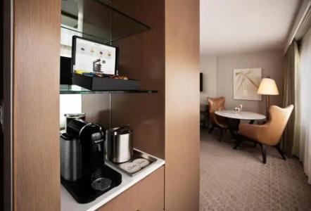 The Statler Dallas Curio Collection By Hilton - 79