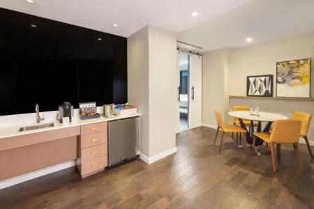 The Statler Dallas Curio Collection By Hilton - 102