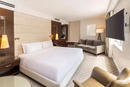 The Statler Dallas Curio Collection By Hilton - 3