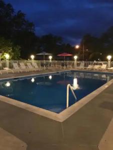 Cape Harbor Motor Inn - 5