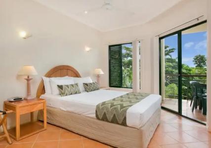 Tropic Towers Apartments - 4