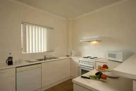 Tropic Towers Apartments - 50