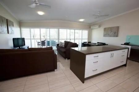 Mariners North Holiday Apartments - 35