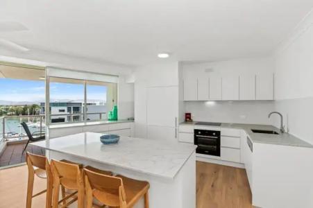 Mariners North Holiday Apartments - 115