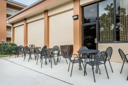 Quality Inn Orlando Near International Drive - 16