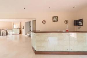 Maritina Apartments, Ixia