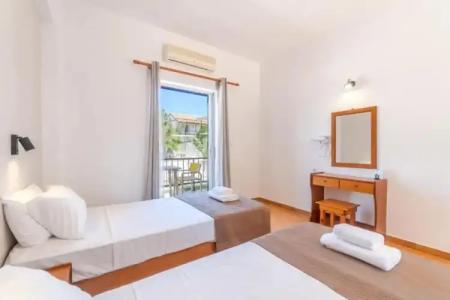 Captains Studios & Apartments - 66