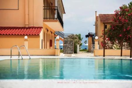 Captains Studios & Apartments - 9