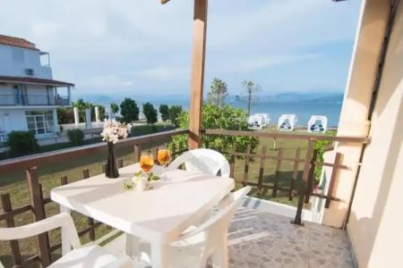 Captains Studios & Apartments - 127