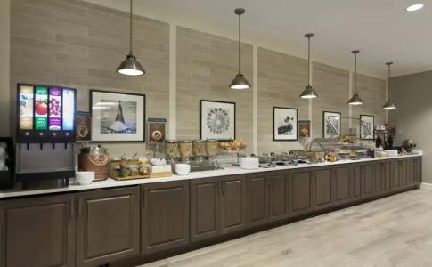 SpringHill Suites - 10