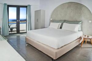 Amity Suites - Adults Only, Fira