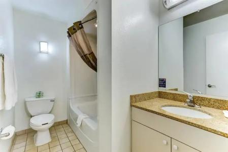 Studio 6 Kissimmee, FL - Orlando - 4