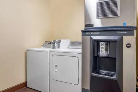 Comfort Inn & Suites Macon North I-75 - 19