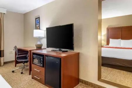 Comfort Inn & Suites Macon North I-75 - 23