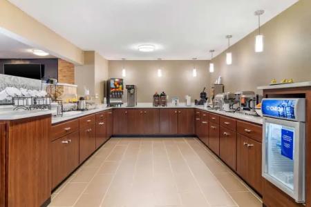 Comfort Inn & Suites Macon North I-75 - 17