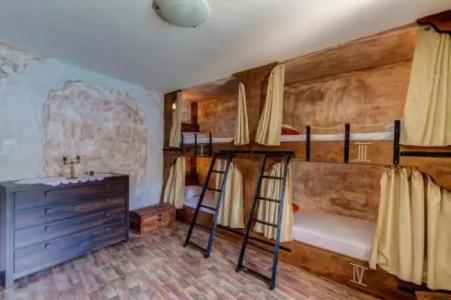 Stranger Tides Hostel - 4