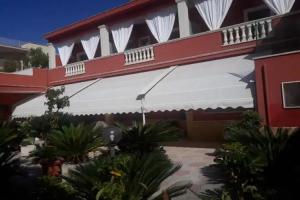 Mediterraneo BB, Maglie