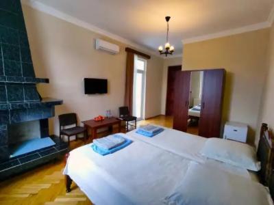 Guesthouse White Swan - 1