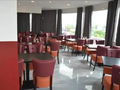 Low Budget Hostel - 16