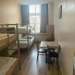 Low Budget Hostel - 19