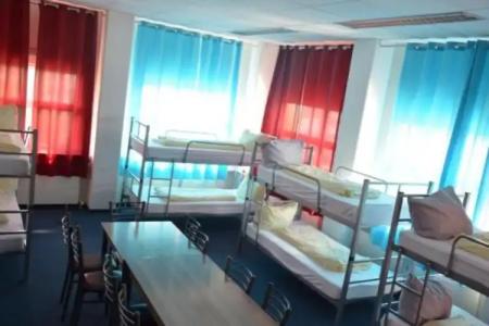 Low Budget Hostel - 4