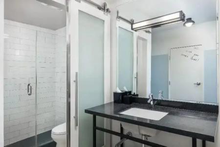 Erwin Venice Beach - 34