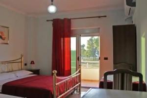 Gurguri Hotel, Golem