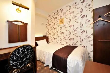 PACO OBIHIRO EKIMAE - 18