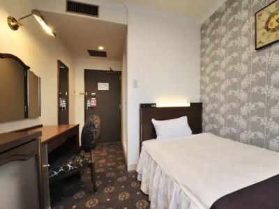 PACO OBIHIRO EKIMAE - 16