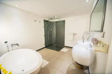 Toparadis Guest House - 96