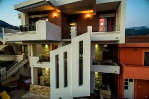 De Lux Apartmens Luka, Bar