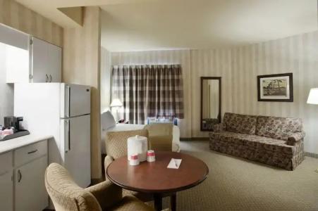 Ramada by Wyndham St. John's - 5