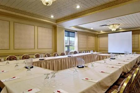 Ramada by Wyndham St. John's - 49