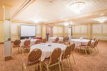 Ramada by Wyndham St. John's - 28