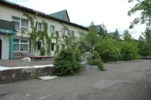 Complex Prikarpatski zori Guest house, Yabluniv