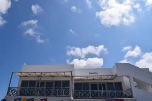 Island View Santorini, Pirgos