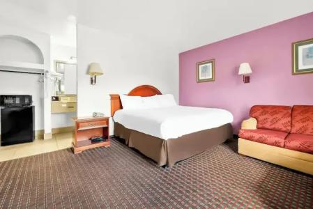 Capitol Inn and Suites - 15