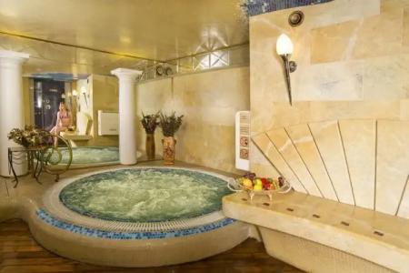 Imperial & Restaurant - 17