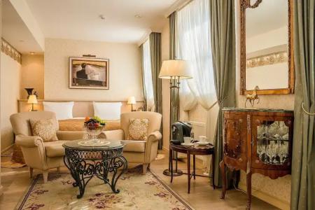 Imperial & Restaurant - 62