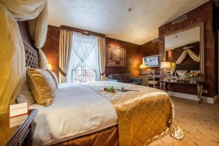 Imperial & Restaurant - 56