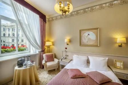 Imperial & Restaurant - 34