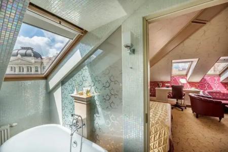 Imperial & Restaurant - 63