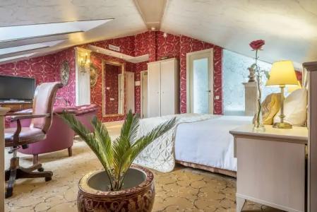 Imperial & Restaurant - 1