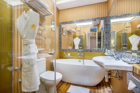 Imperial & Restaurant - 58